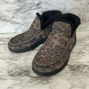 Hey Dude | women’s size 9 Denny booties in Leo Nut leopard print suede details
